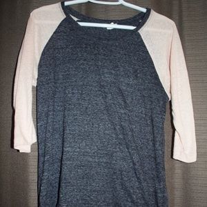 women's raglan 3/4 sleeve shirt